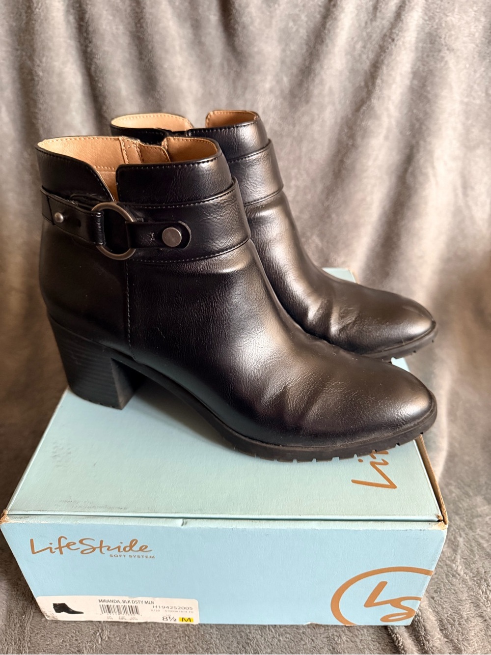 LifeStride Miranda Black Ankle Boots 8.5 M Block Heel Buckle